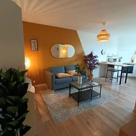 Le Yellow Corner - Place Ney *