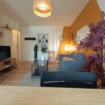 Le Yellow Corner - Place Ney Apartment *