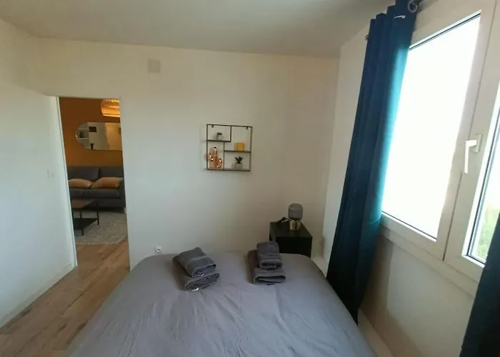 Le Yellow Corner - Place Ney