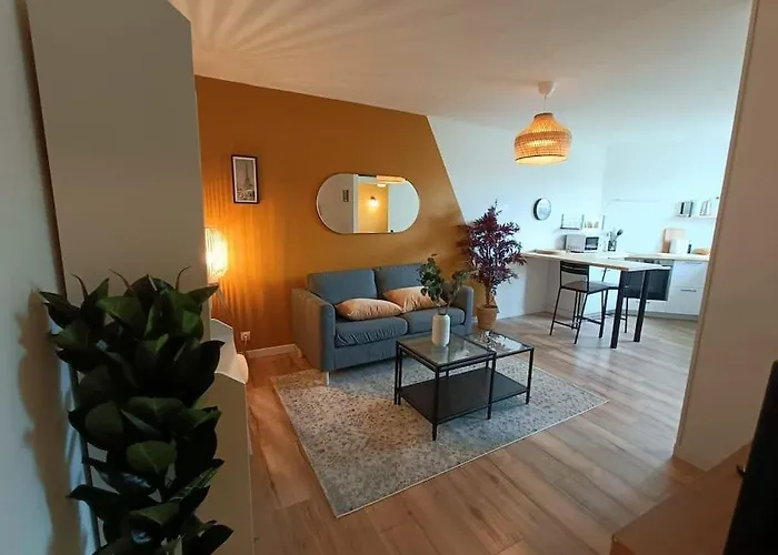 Le Yellow Corner - Place Ney *